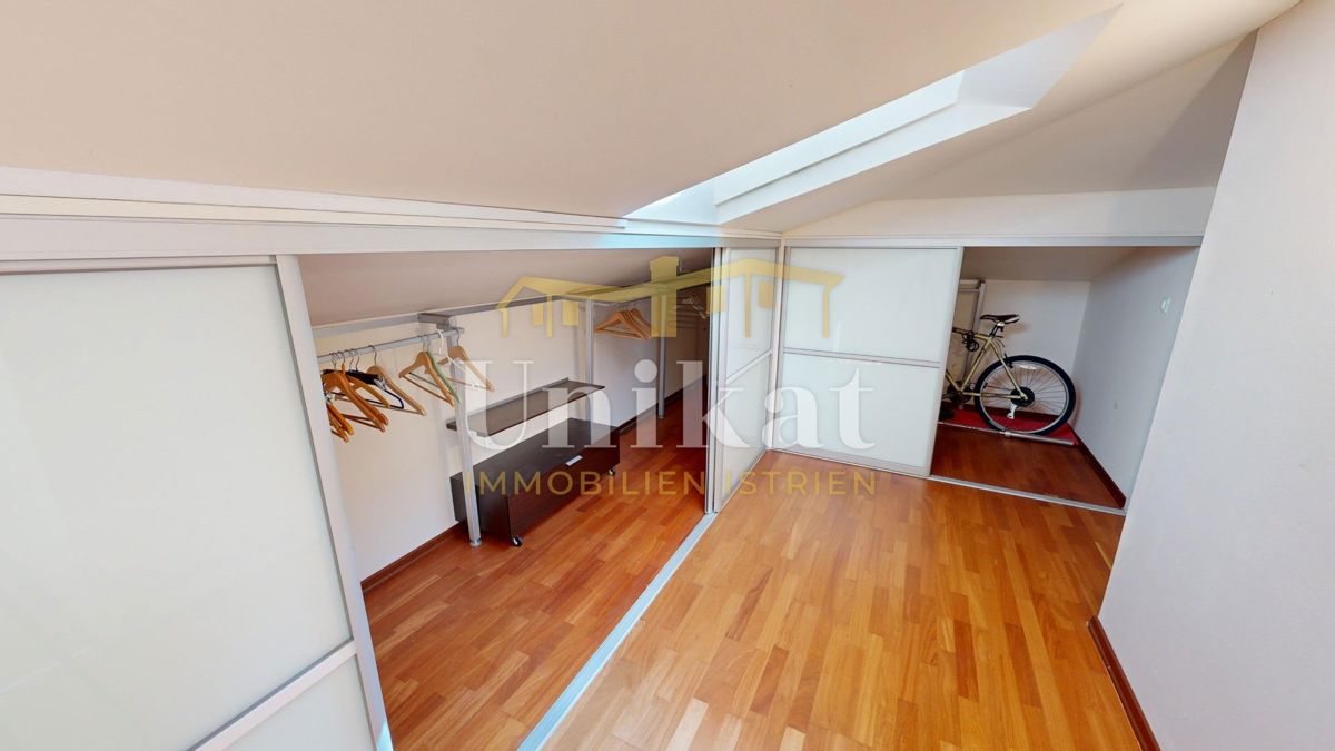 Dvostanovanjski stan z 4 spalnicami